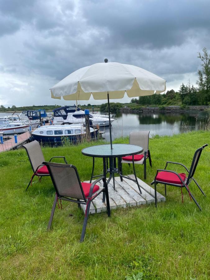 Lough Key Luxury Riverfront Apartment Cootehall Esterno foto