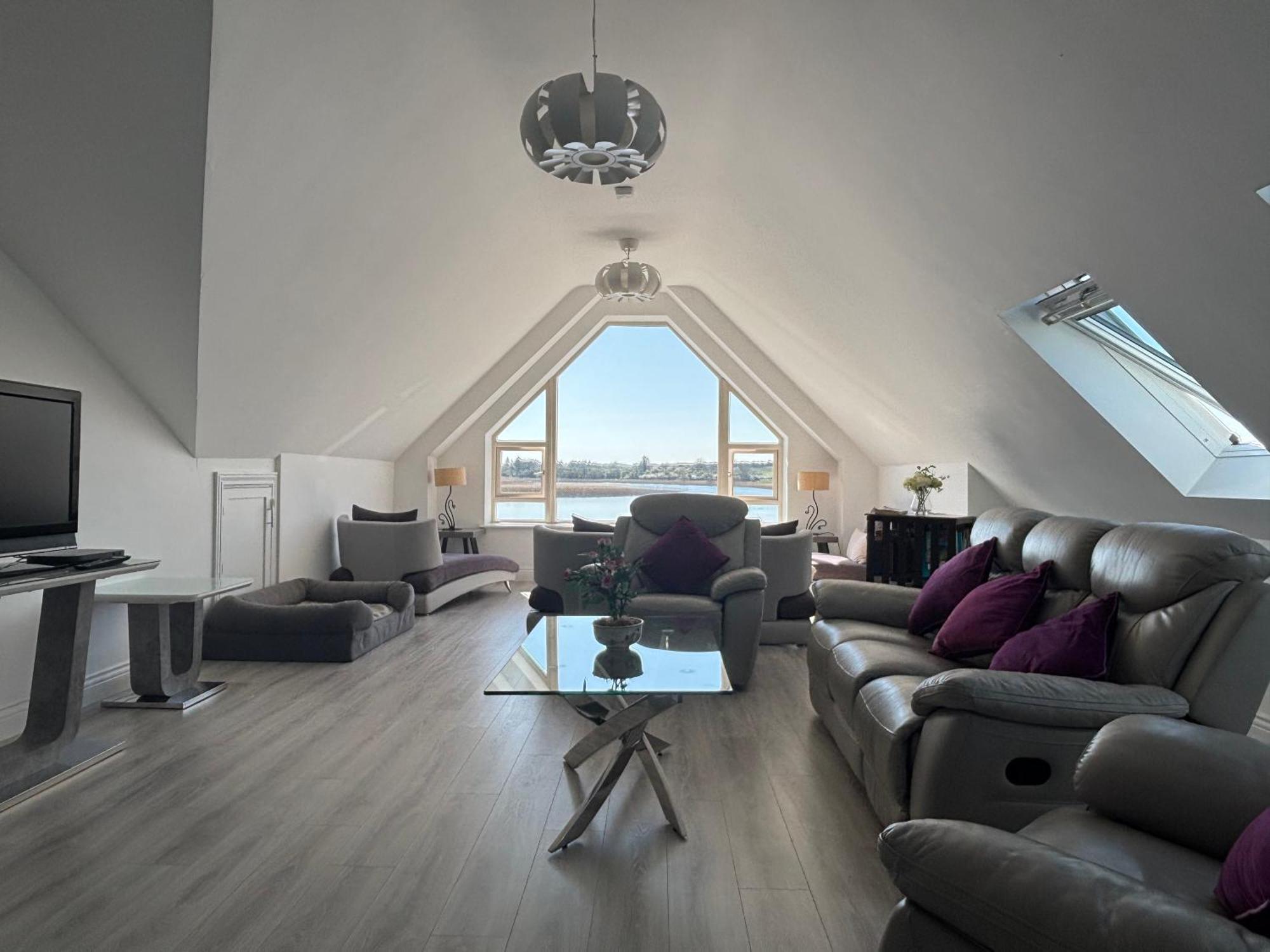 Lough Key Luxury Riverfront Apartment Cootehall Esterno foto